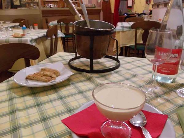 Delicacies of Ristorante Lo Scacciapensieri: the zabaglione