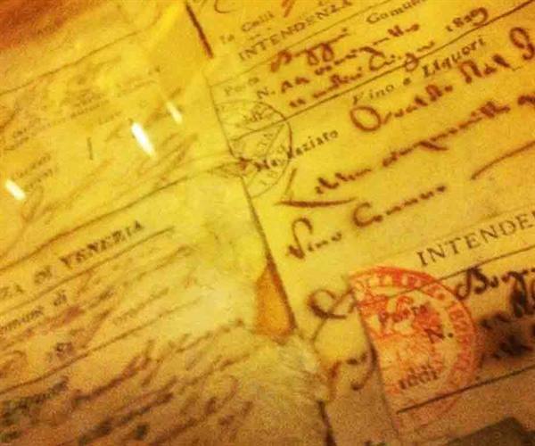 Ancient letters at the Poste Vecie
