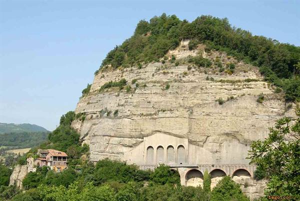 Monastery of San Benedetto, Sacro Speco in Subiaco, arches carved into rock
