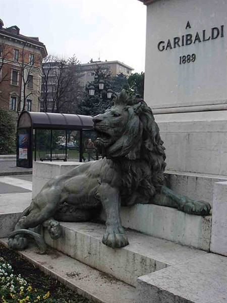 Bronze lion at the base of the 1889 Garibaldi monument