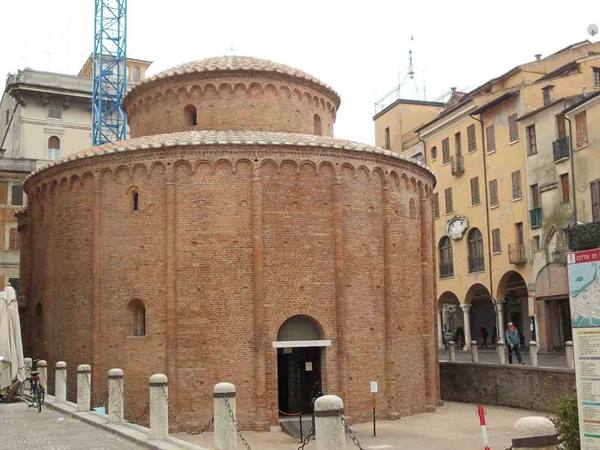 The Rotonda di San Lorenzo in Mantua, round brick church with two domes