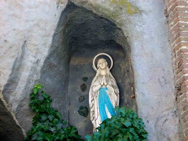 A beautiful votive shrine