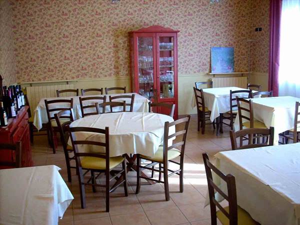 The indoor dining room of Locanda San Rocco