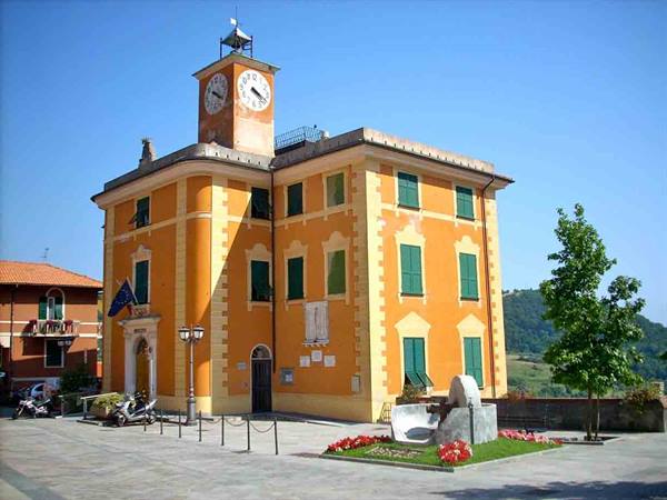 Mele, the Town Hall