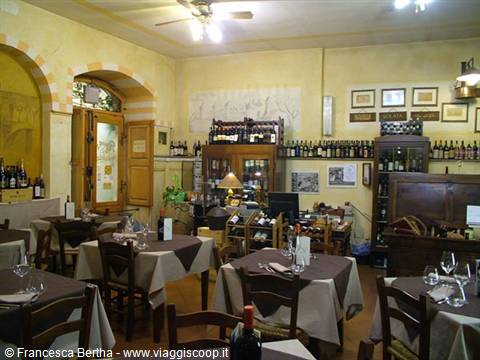 In the dining room of the Ristorante La Pentolaccia