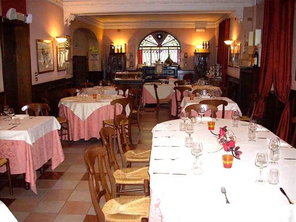 In the dining rooms of Ristorante Il Cuuc
