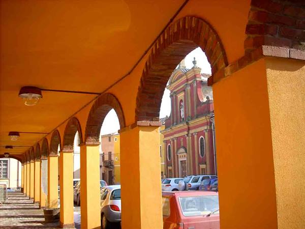Under the arcades in the historic centre