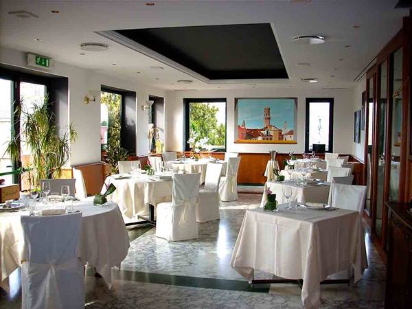 In the dining rooms of the Ristorante dell'Hotel Cinzia