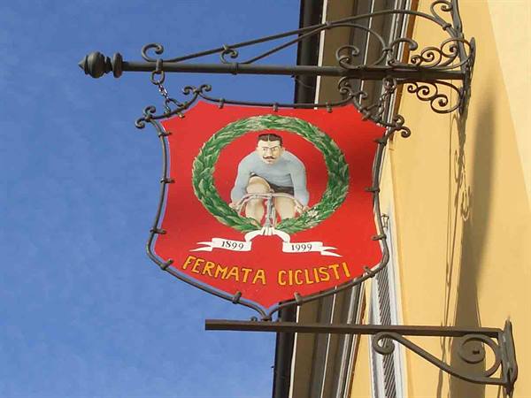 The shield of the Cyclists Stop
