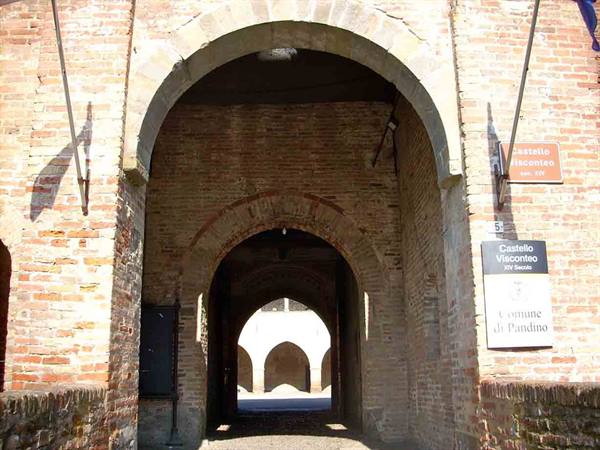 The entrance of the Castle