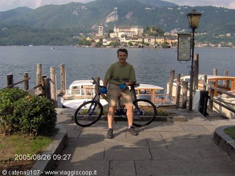 the island seen from the little square, Orta's living room