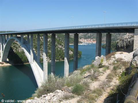 Concrete arch bridge over the Krka River at Šibenik