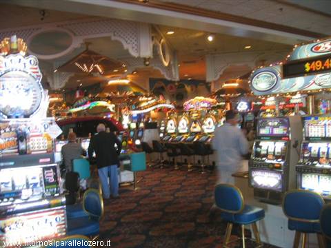Gambling (slot machines)
