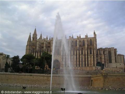Fountain jet in front of Palma de Mallorca cathedral