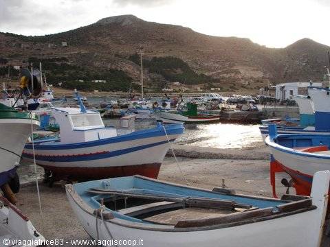 little boats.. at the harbour