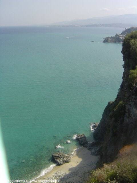 Glimpse of caminia