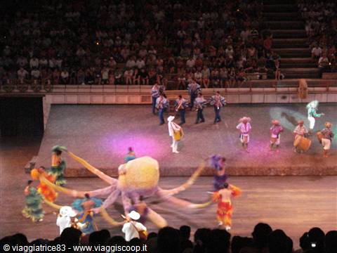 2-hour evening show at the Xcaret theatre
