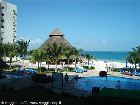 pool and sea