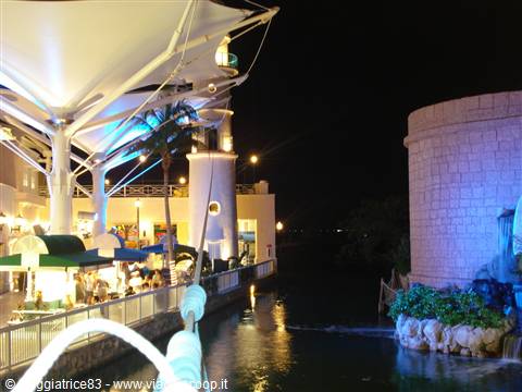 La Isla Shopping Centre Cancun