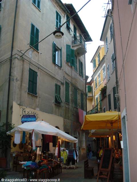 Among the streets of Monterosso