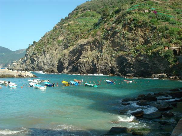 Crystal-clear sea of Vernazza