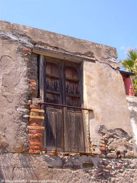 Uninhabited little houses