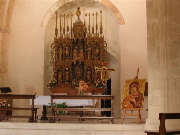 Wooden polyptych fully gilded in pure gold