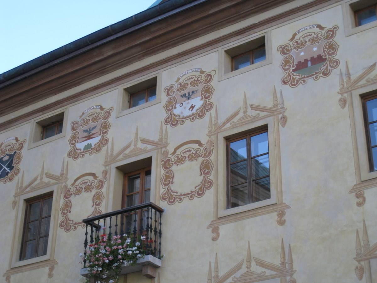 Decorations on buildings in Cortina
