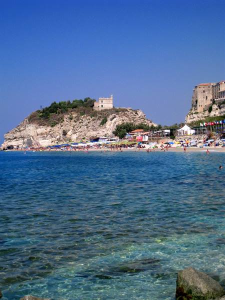 Tropea beach with Santa Maria dell'Isola sanctuary and clear turquoise water