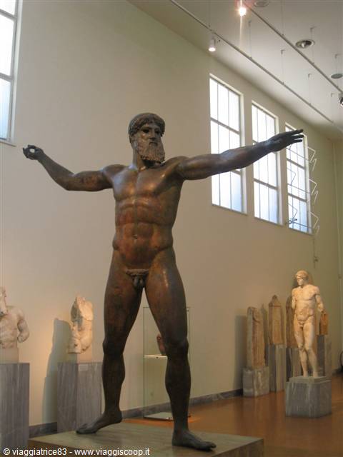 Bronze statue of Zeus hurling a thunderbolt, National Archaeological Museum of Athens