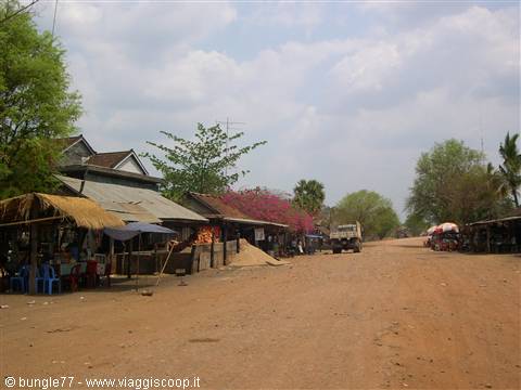 13 - On the road to Kratie - break along the road