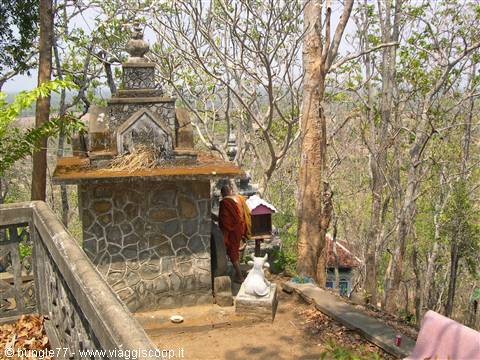 14 - Phnom Sombok - Monk