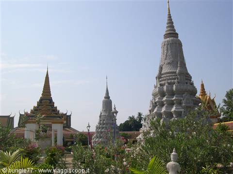 16 - PP - Royal Palace Silver pagoda 2