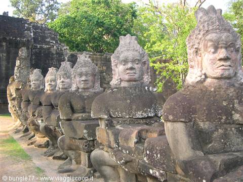 18 - Angkor - South Gate