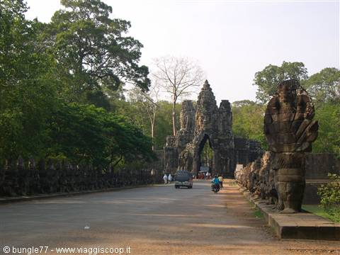 18 - Angkor - South Gate 3