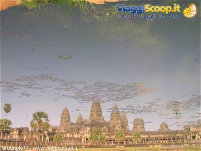 18 - Angkor - Angkor Wat - Reflections