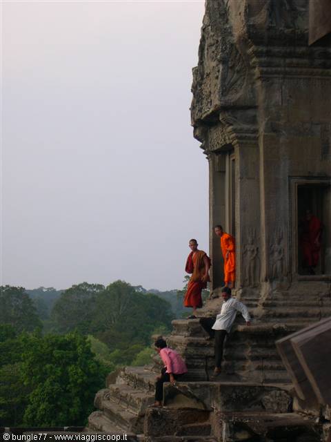 18 - Angkor - Angkor Wat - Heading out