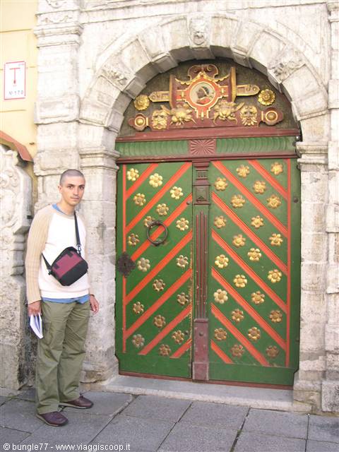 Gate