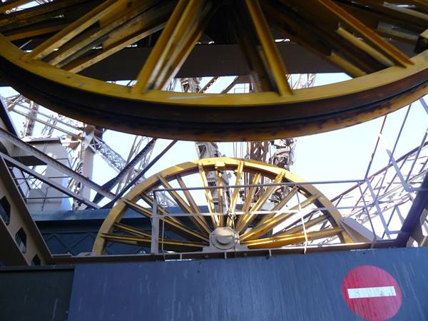 Eiffel Tower elevator