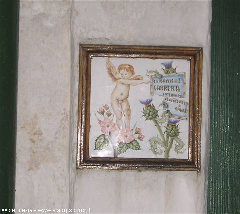 Laterza: sign of a ceramics shop