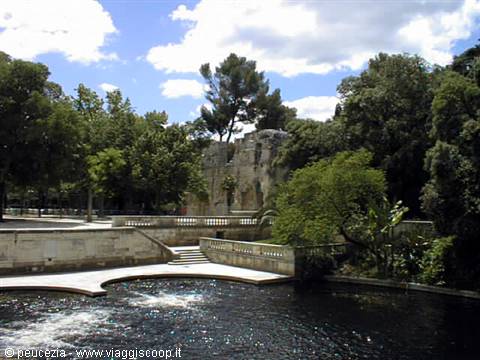 Nîmes: Jardins de la Fontaine