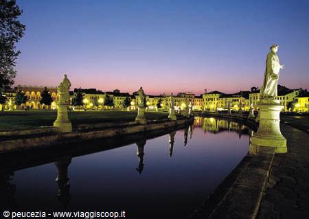 the prato della valle by night