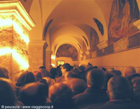 crowd queuing to visit the nativity scene