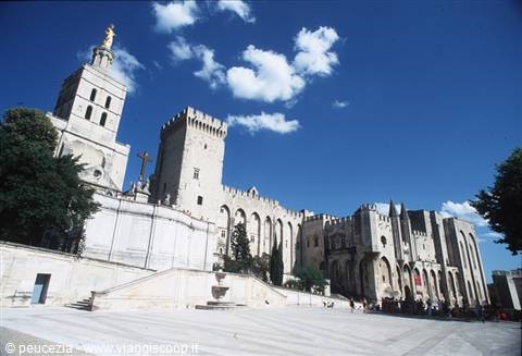 the outside of the palace again