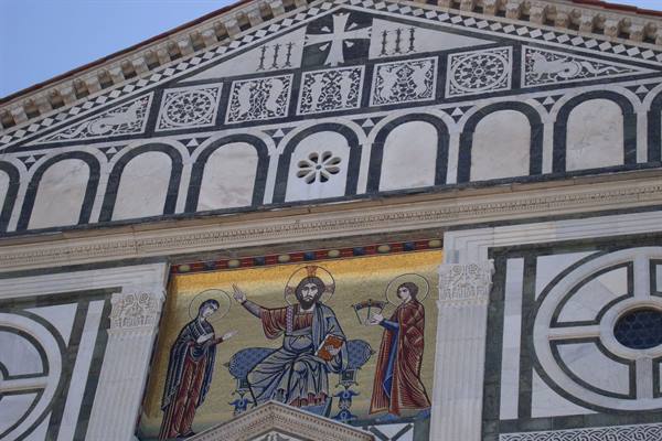 Facade, symbolic decorative elements