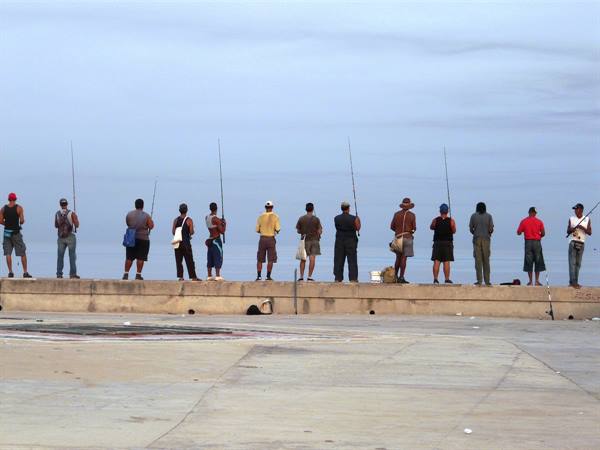 FISHING IN CENTRAL HAVANA