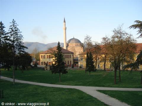 Skopje: mosque and town park