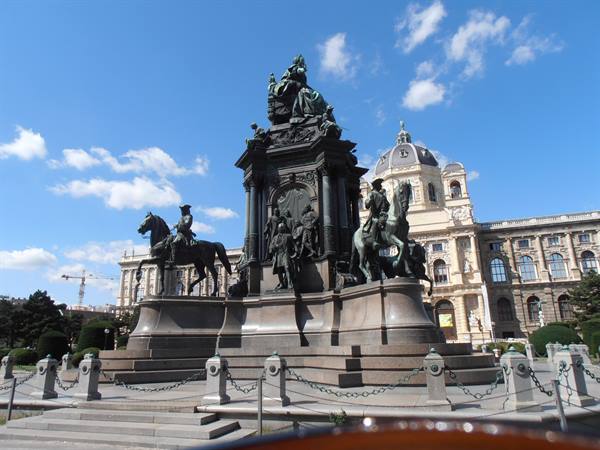 monument of Maria Theresa at the Hofburg