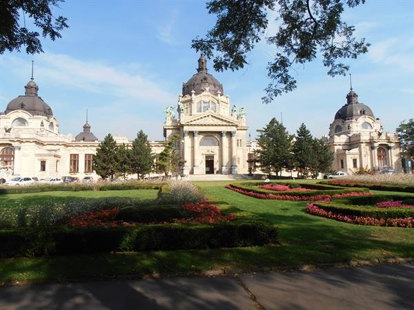 the Szechenyi baths outside