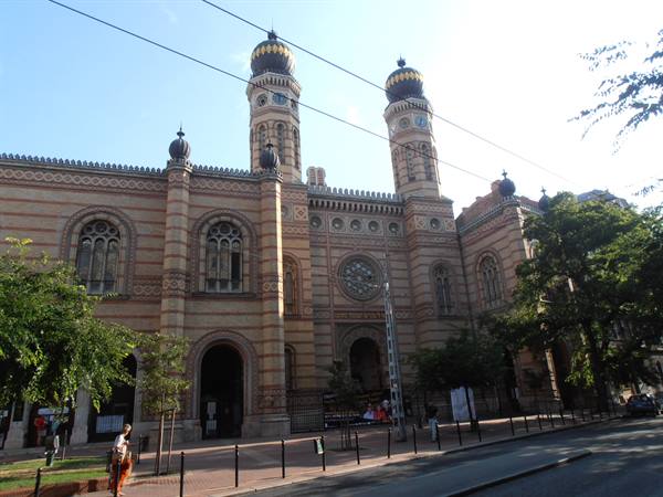 the Jewish synagogue